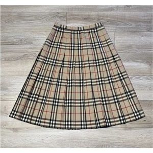 BURBERRY Preowned Like New Pleated Skirt